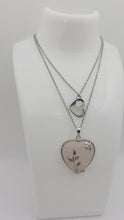 Cargar y reproducir el video en el visor de la galería, Double Layer Heart with Rose Quartz
