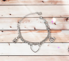 Cargar imagen en el visor de la galería, Connecting Heart Bracelet
