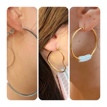 Cargar imagen en el visor de la galería, Hoop Earrings
