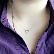 Cargar imagen en el visor de la galería, Silver Triangle Necklace

