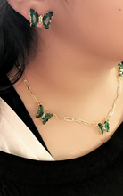 Cargar imagen en el visor de la galería, Crystal Butterfly Necklace and Earrings Set
