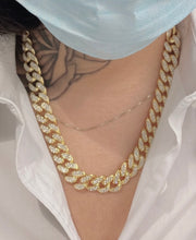 Cargar imagen en el visor de la galería, Cuban Chain
