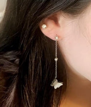 Cargar imagen en el visor de la galería, Silver Dangling Butterflies
