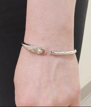 Cargar imagen en el visor de la galería, Zirconia Wing Crystal Bracelet
