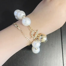 Cargar imagen en el visor de la galería, Chunky Pearl Bracelet

